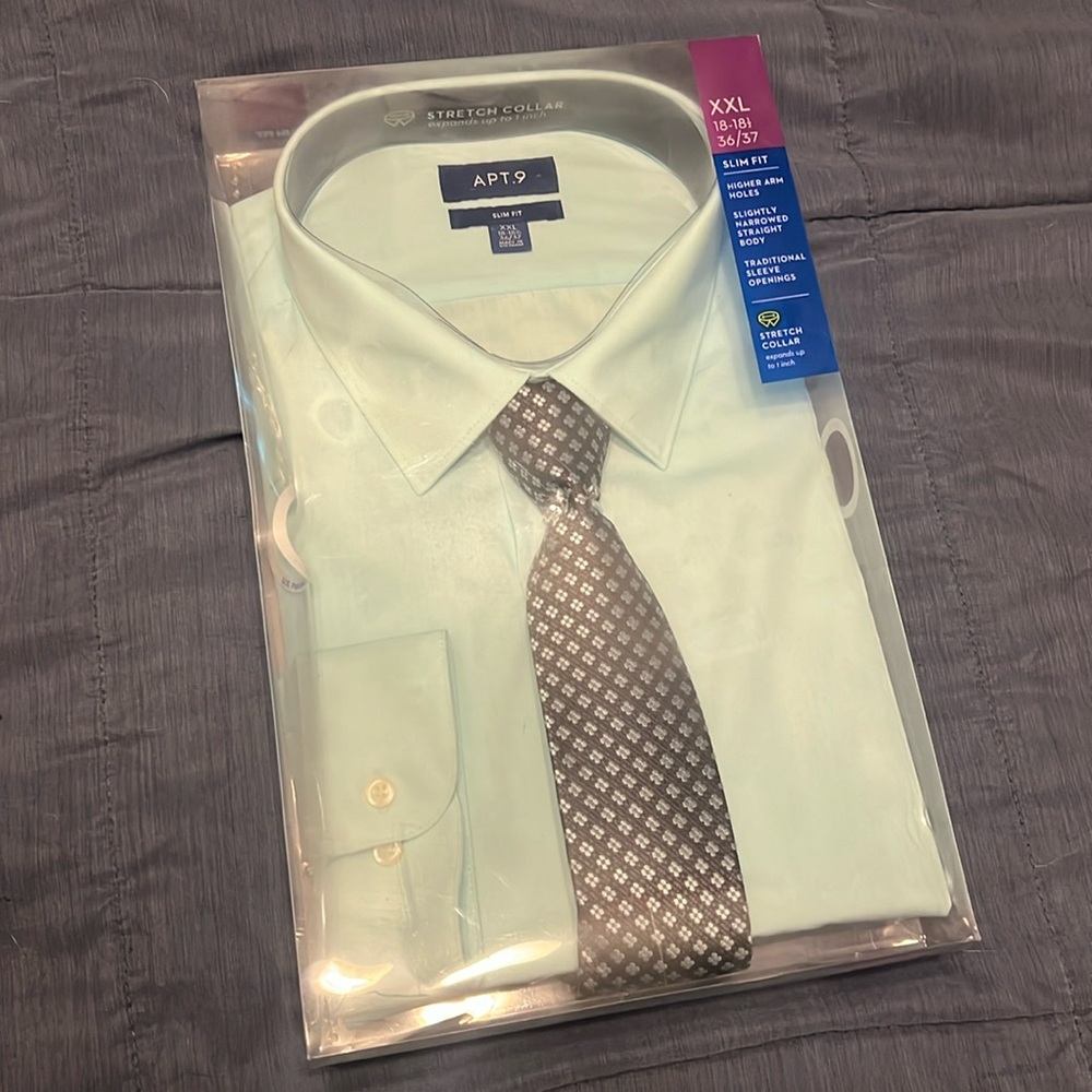 NWT Men’s Slim Fit Button Down with Tie